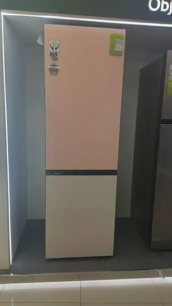 Kredit kulkas lG button frezer