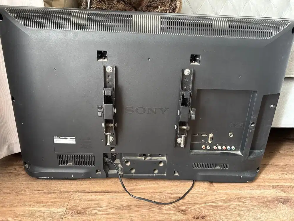 TV SONY 32inc LCD Colour TV