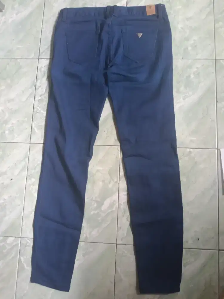 Celana jeans GUESS