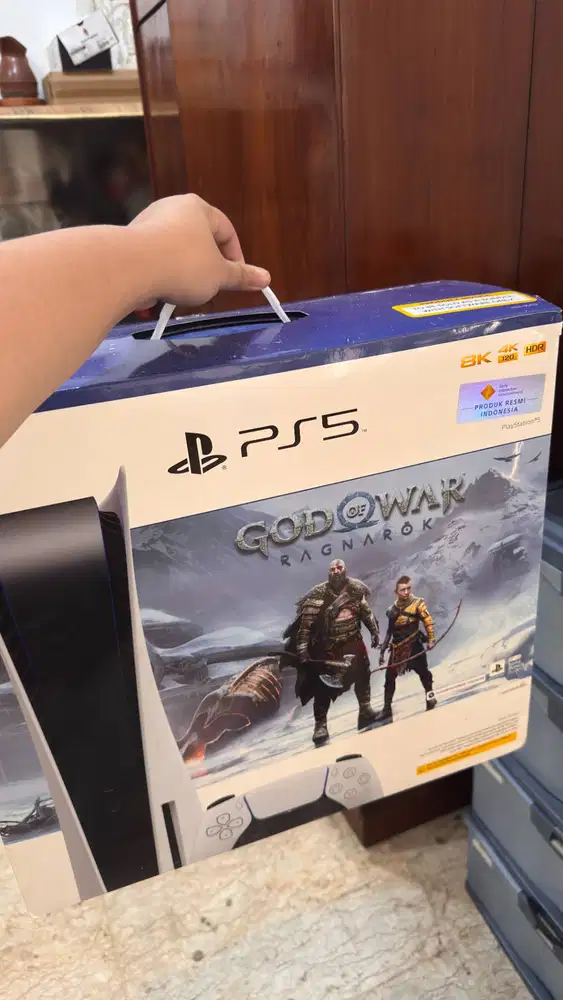 PS5 God of War Disc Edition 1TB dan 2 Game Disc dan 1 Game Digital