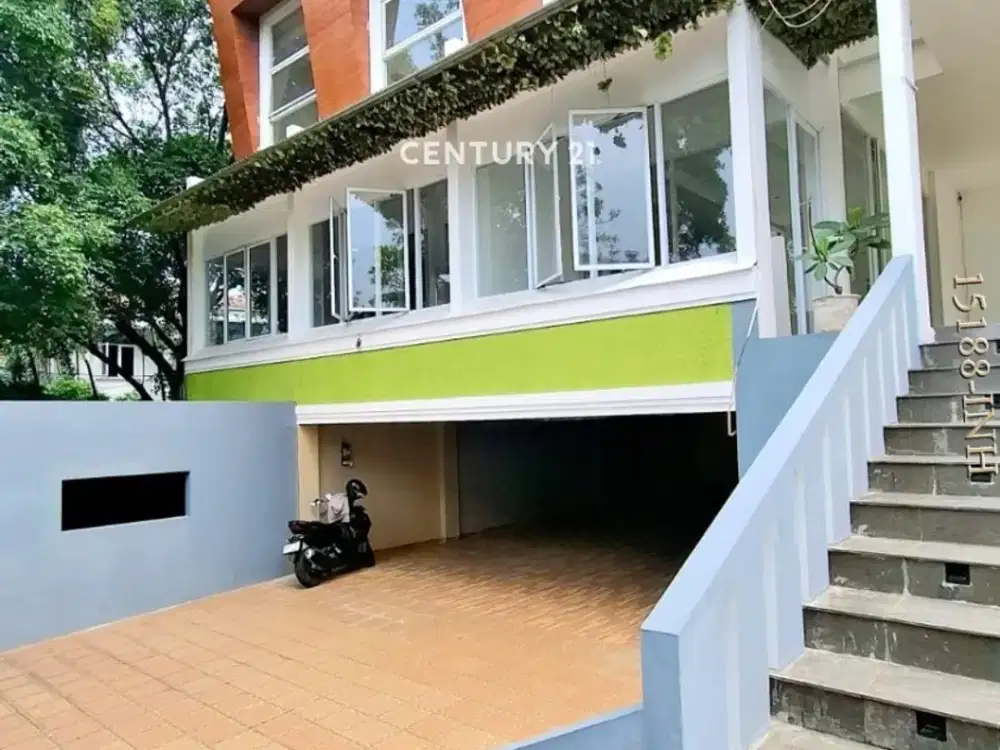 Dijual Rumah hook Design Tropical Modern di Pondok Indah