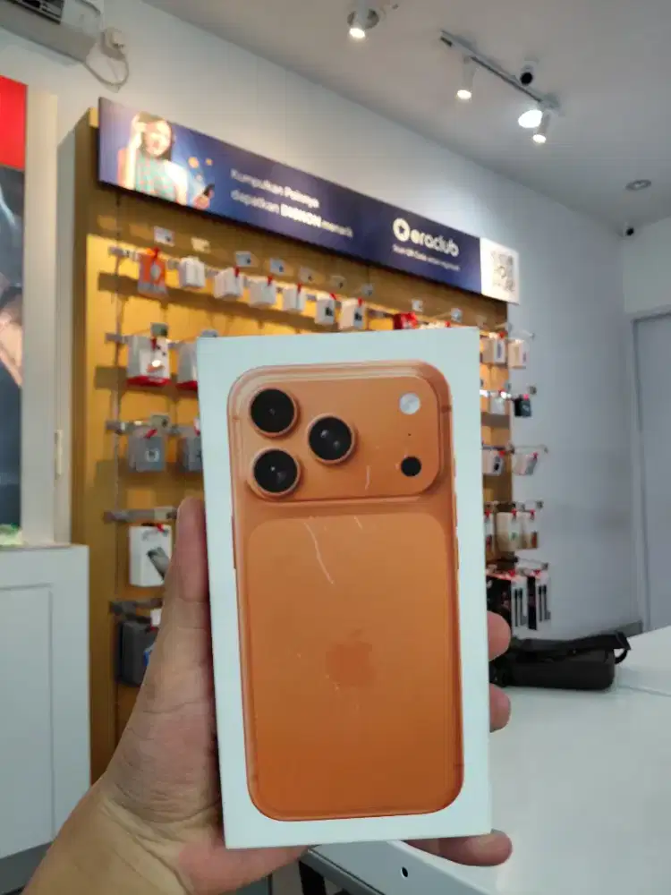 IPHONE 17 PRO ORANGE