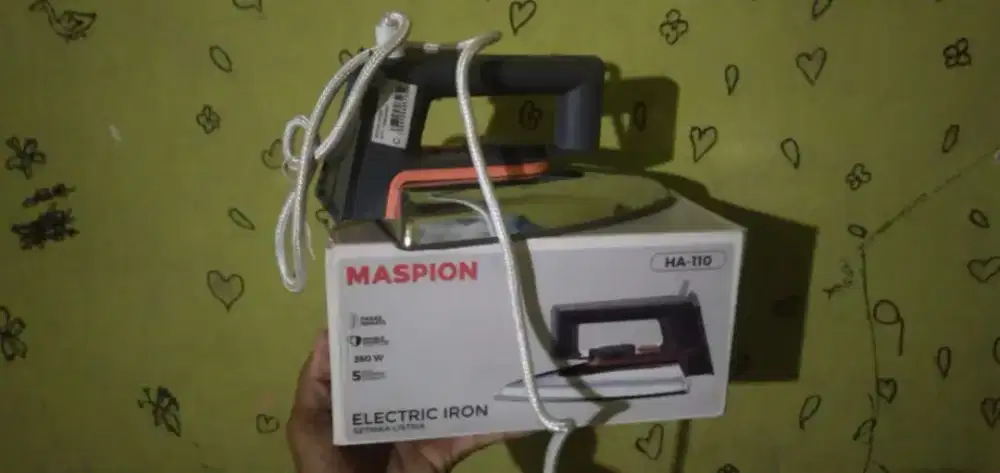 Di jual semua macam warna dan model setrika garansi 5 th wa dan hp