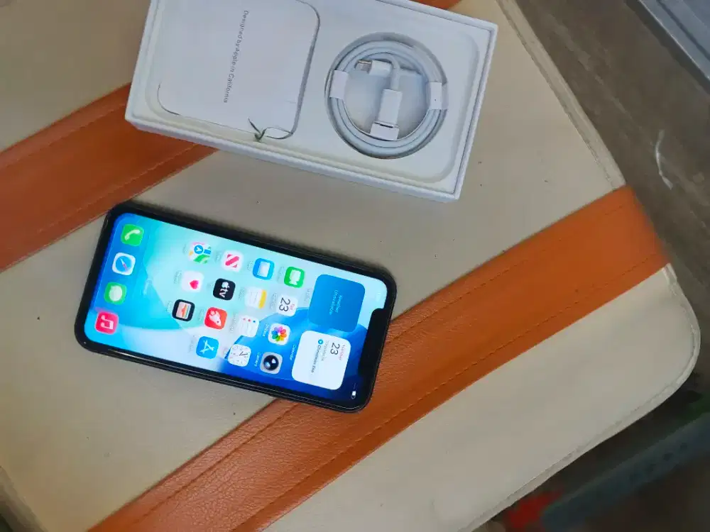 Iphone 11 256gb dan baru