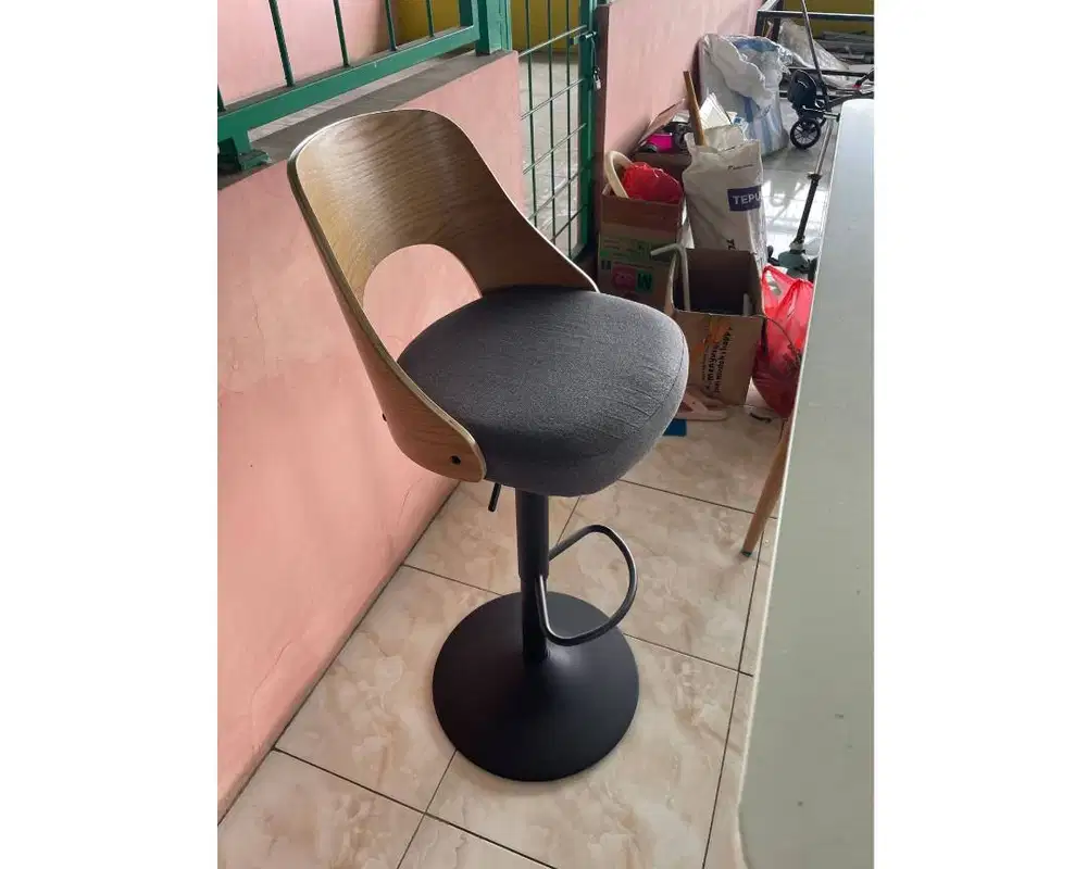 KURSI BAR / CAFE INFORMA AUCY