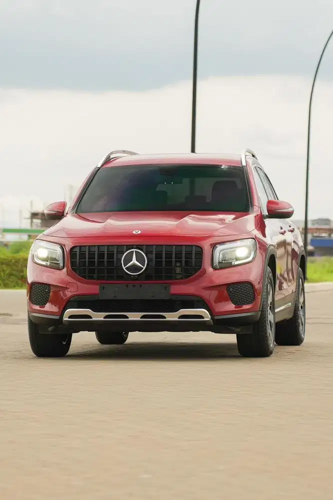 [ 7 Seaters ] Mercedes Benz GLB200 1.3 Progressive Line 2021