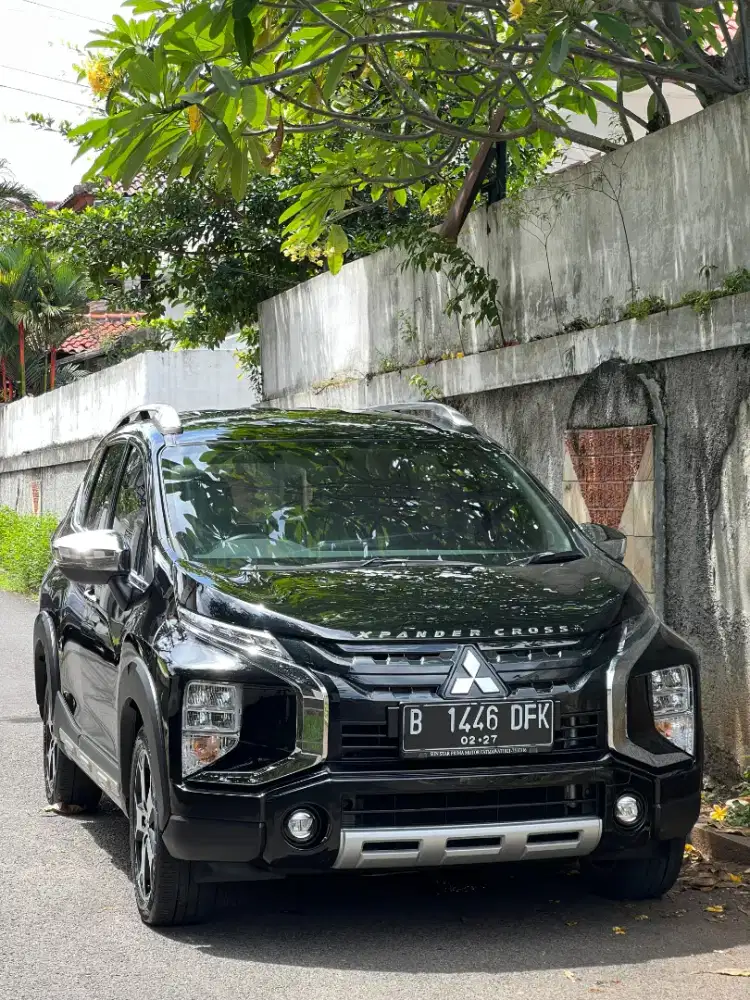 Xpander Cross Premium (km 40rb)