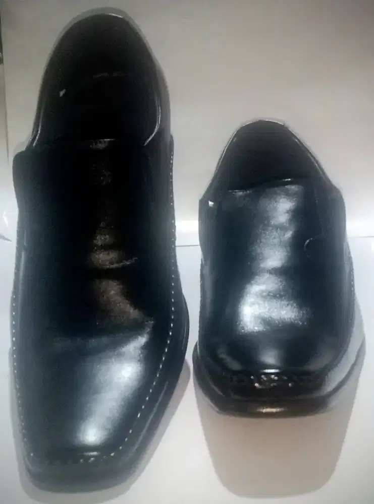 Imparo - Sepatu Pria Kekinian Keren Pantofel Terbaru Trend Original