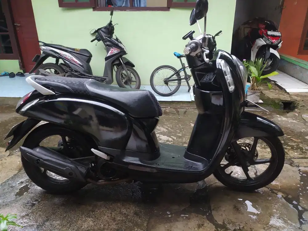 Dijual Cepat !! Scoopy Hitam 2017
