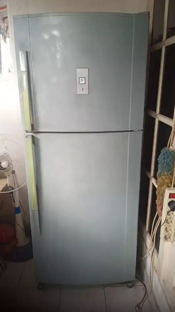 Kulkas 2 pintu sharp