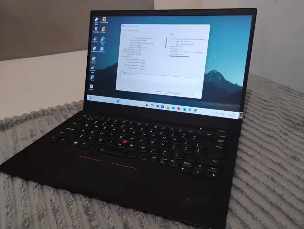 Dijual Lenovo Thinkpad X1 Carbon Ci5 gen 8/Ram 8GB/512 SSD