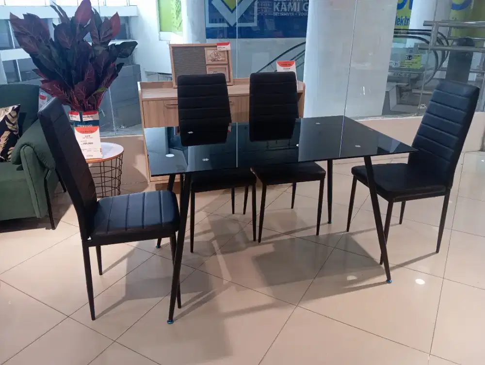 Meja makan set Soleby