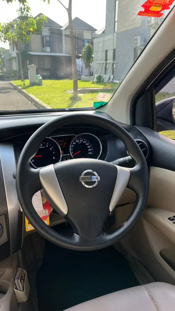 Nissan Grand livina 2015 Bensin