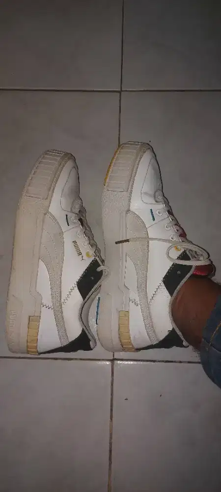 Sepatu Adidas kontinen kontinenten 82%