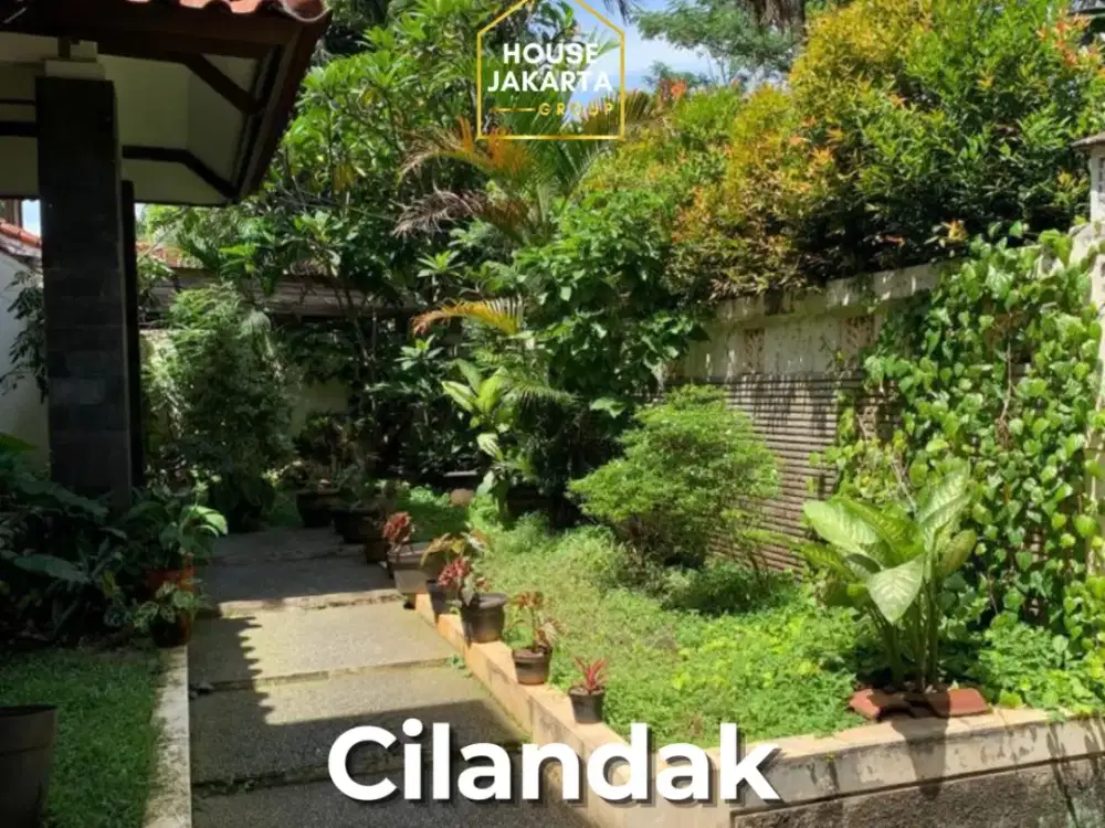 Rumah Asri Bagus Area Tenang dekat Stasiun MRT area Cilandak Jakarta Selatan