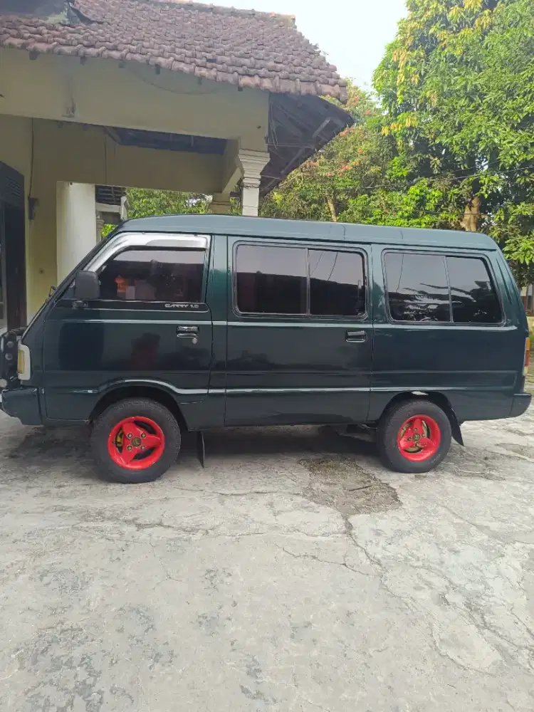 Dijual mobil bekas merk Suzuki cerry