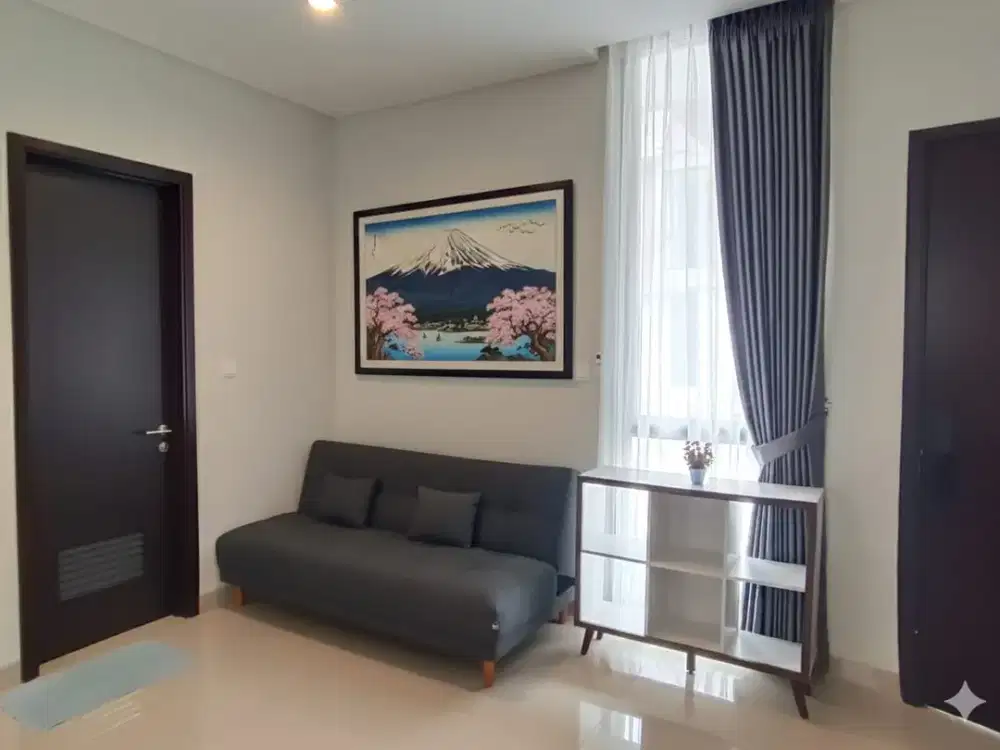 DISEWAKAN RUMAH BARU 2 LANTAI MINIMALIS – FULL FURNISHED Summarecon Crown Gading