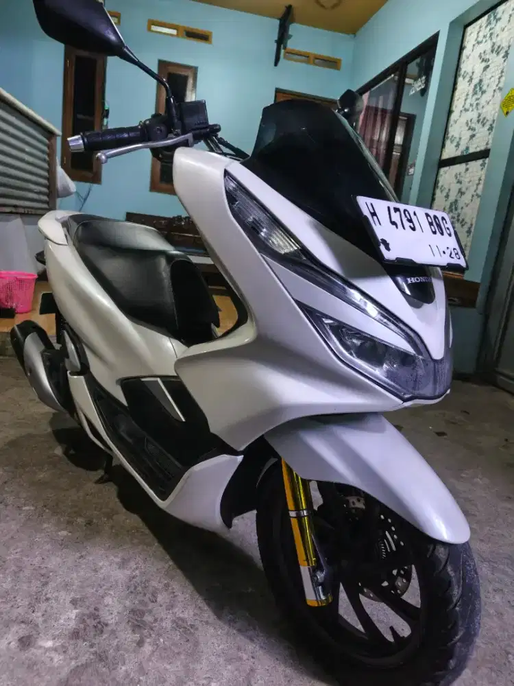 Pcx ABS 2018 putih favorite
