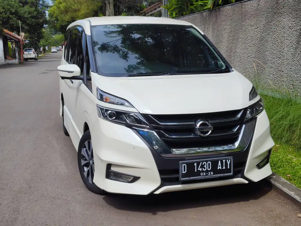 nissan serena HWS at matic 2019 putih mulus bandung