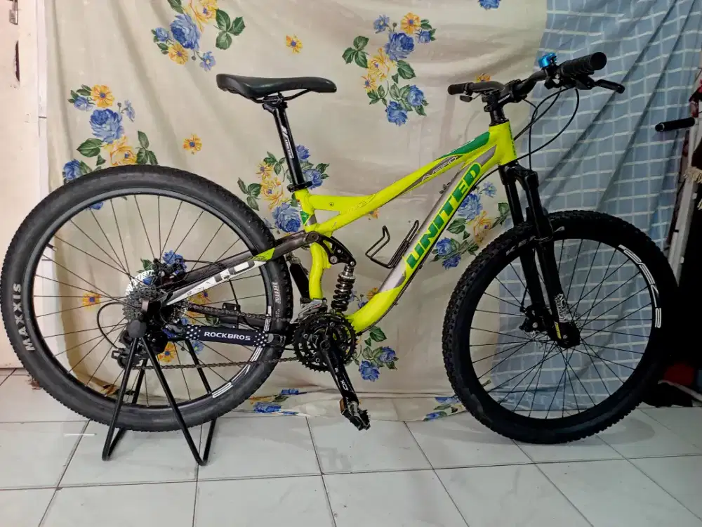 Sepeda MTB UNITED,Fullsus,27.5,Frame Alloy,24 Speed,Normal,Siap gowes
