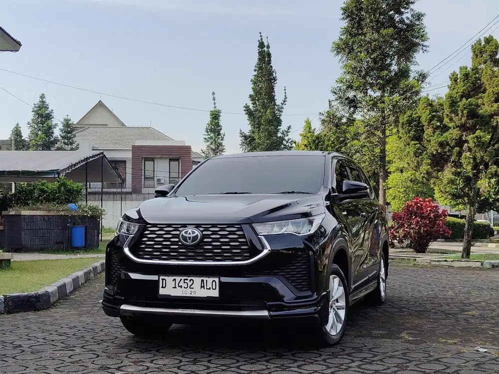 Innova Zenix V Hybrid Modelista Hitam Km Low Seperti Baru