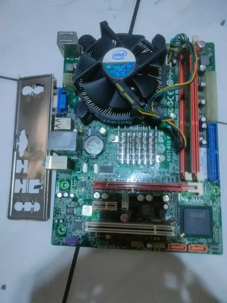 mobo G41-M16V proccessor core 2 quadcore ram 2 ddr3 gb,