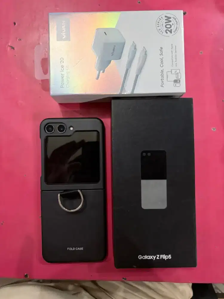 Samsung Z flip 5 8/256 SEIN
