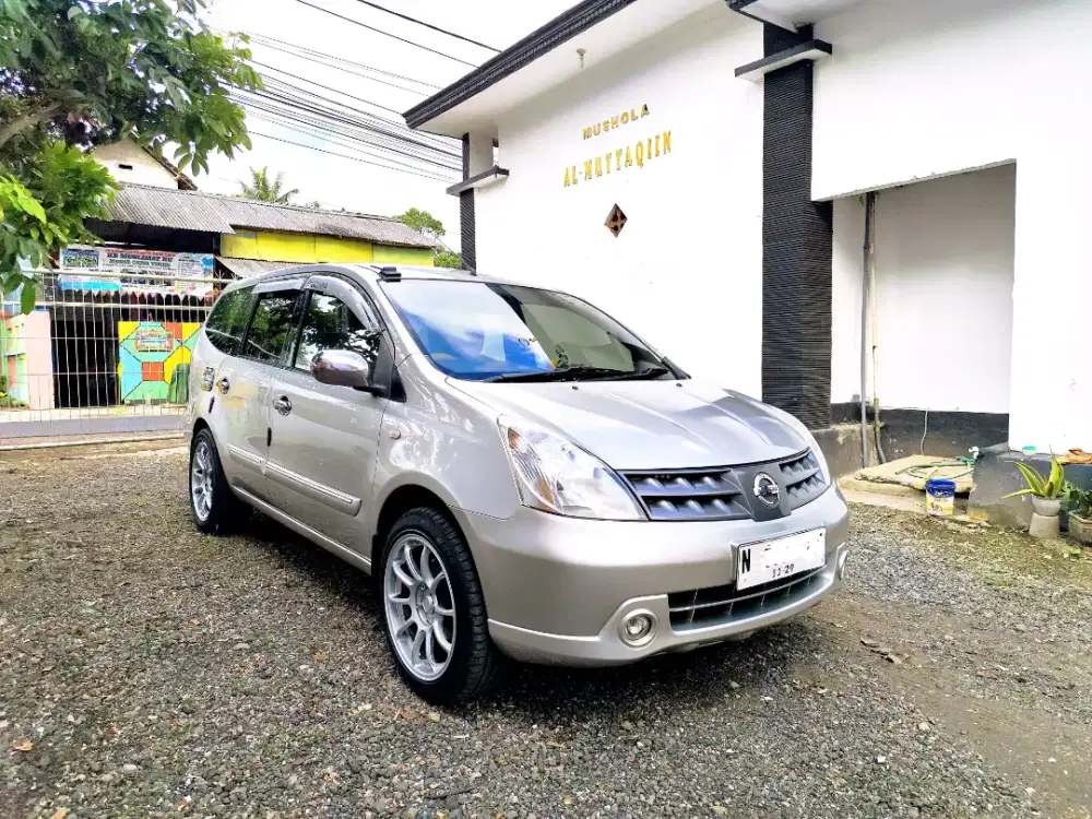 Nissan Grand livina XV MT