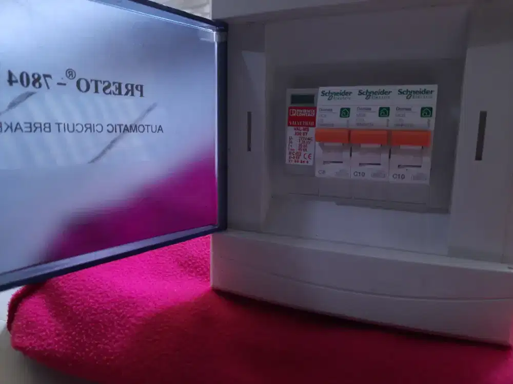 MCB SCHNEIDER 10A/6A/6000A 3 PHASE - BOX MCB 0RESTO 7804 HELES