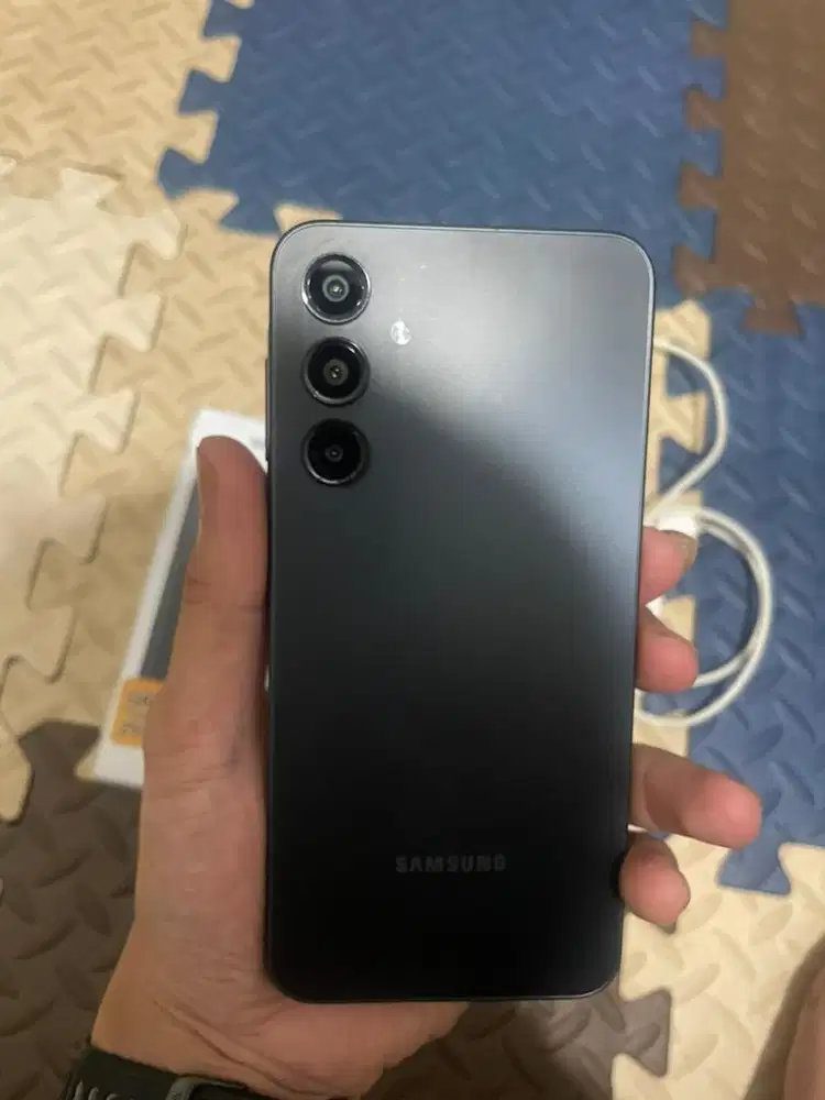 Dijual hp samsung A16 4G  8/128 resmi mulus dan garansi sept 2026