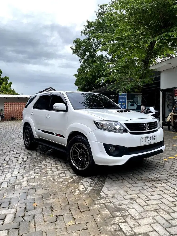 Toyota Fortuner vnt trd at 2013