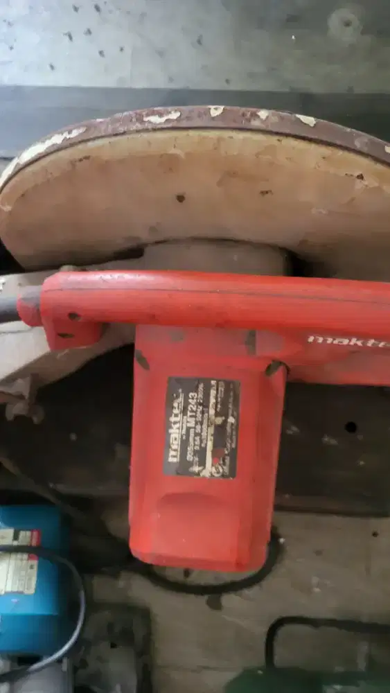 Mesin potong besi Maktec MT243 cutofc