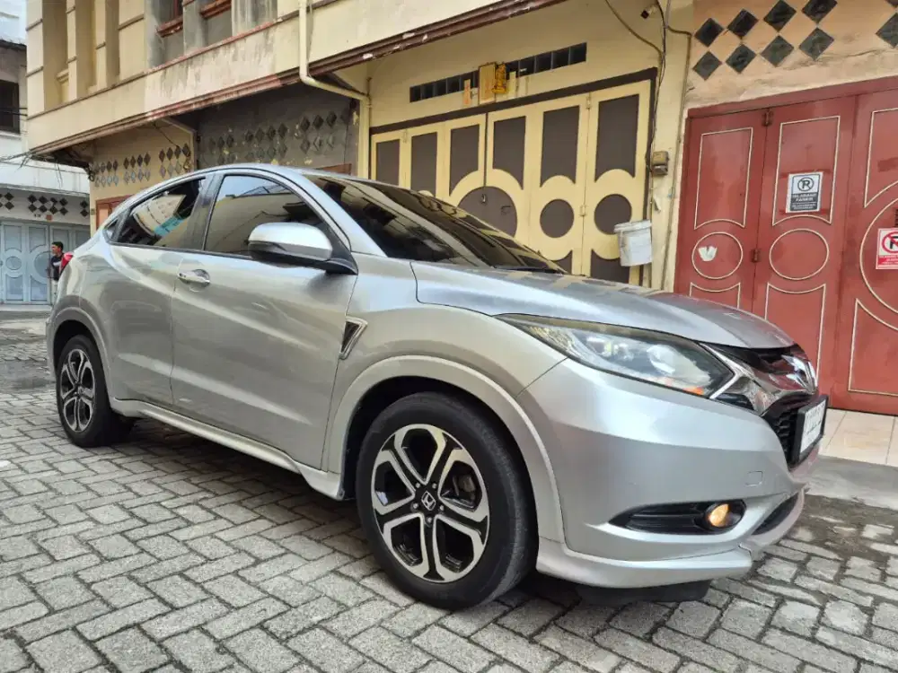 HONDA HRV PRESTIGE SUNROOF A/T 2015 AKHIR