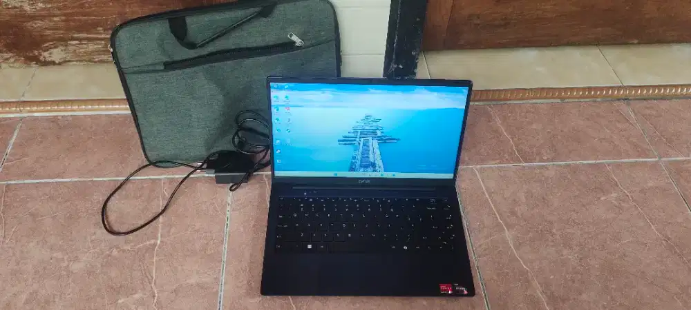 Laptop Zyrek Prosessor Ryzen 5-3500U Ram 16GB segel 2.6jt Garansi