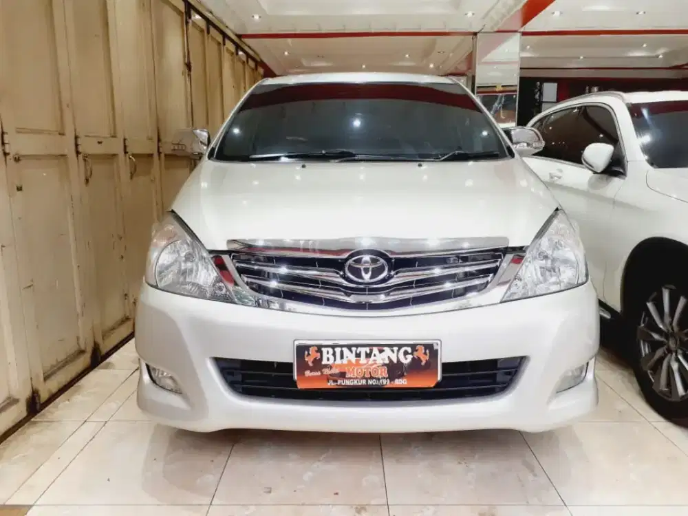 INNOVA V 2.0 MT 2010 KM RENDAH / MODEL THN 2011 (BINTANG MOTOR)