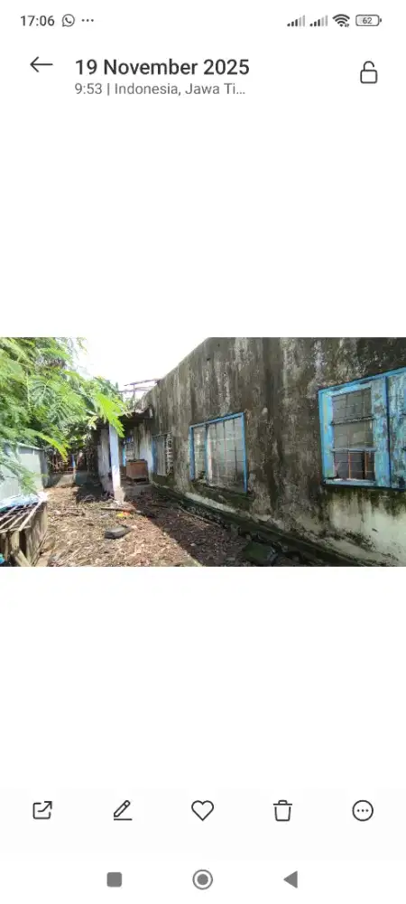 Dijual Tanah bonus bangunan rumah seadanya SHM lokasi padat penduduk.