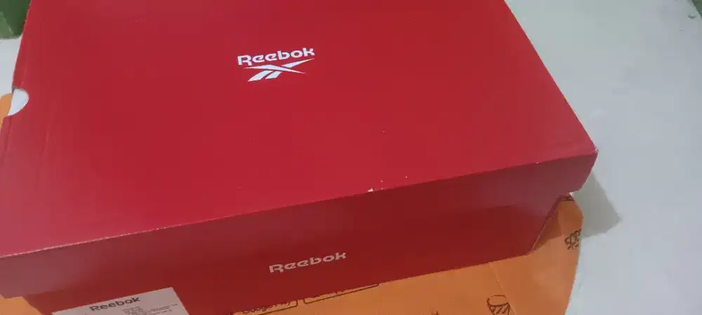 Sepatu Reebox wanita