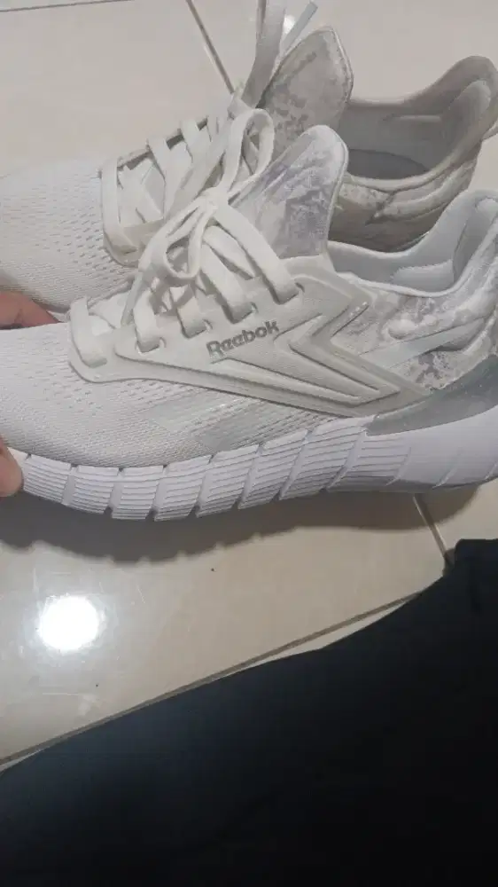 Sepatu Reebox wanita