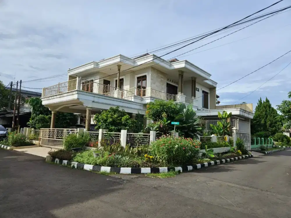 Dijual rumah mewah Fasilitas lengkap di Bogor