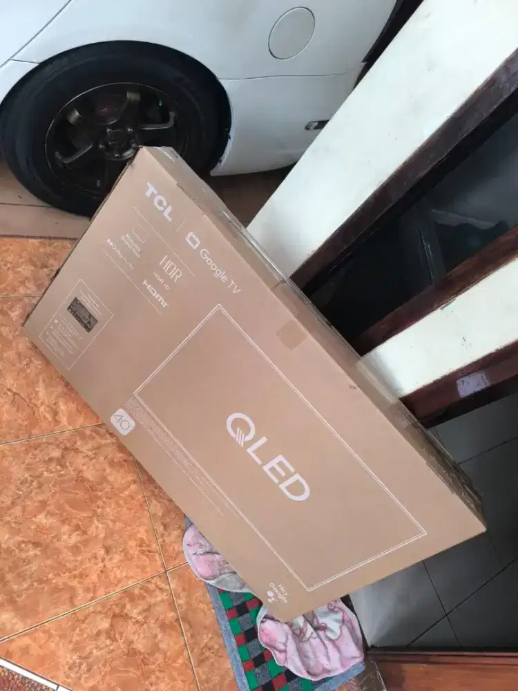 Tv Android TCL Qled 40in lengkap baru & Hidup minus Lcd nya retak