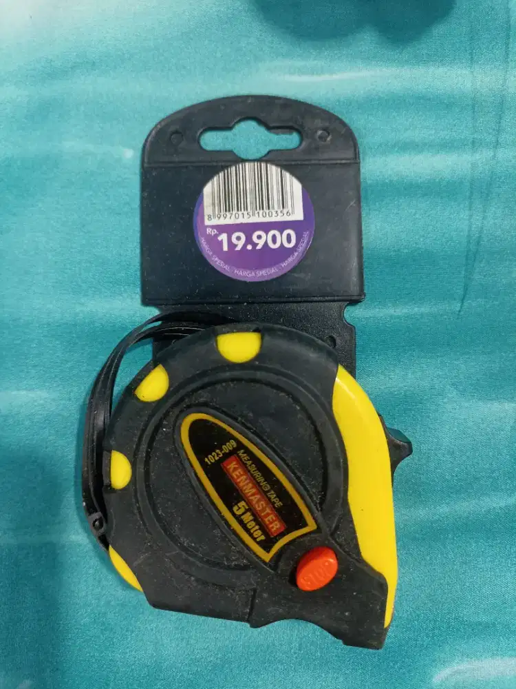 Pita ukur Kenmaster 5 meter. 

Panjang: 5 meter
