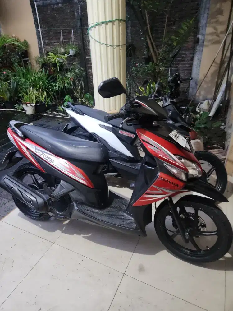 Vario 110 hitam merah 2013