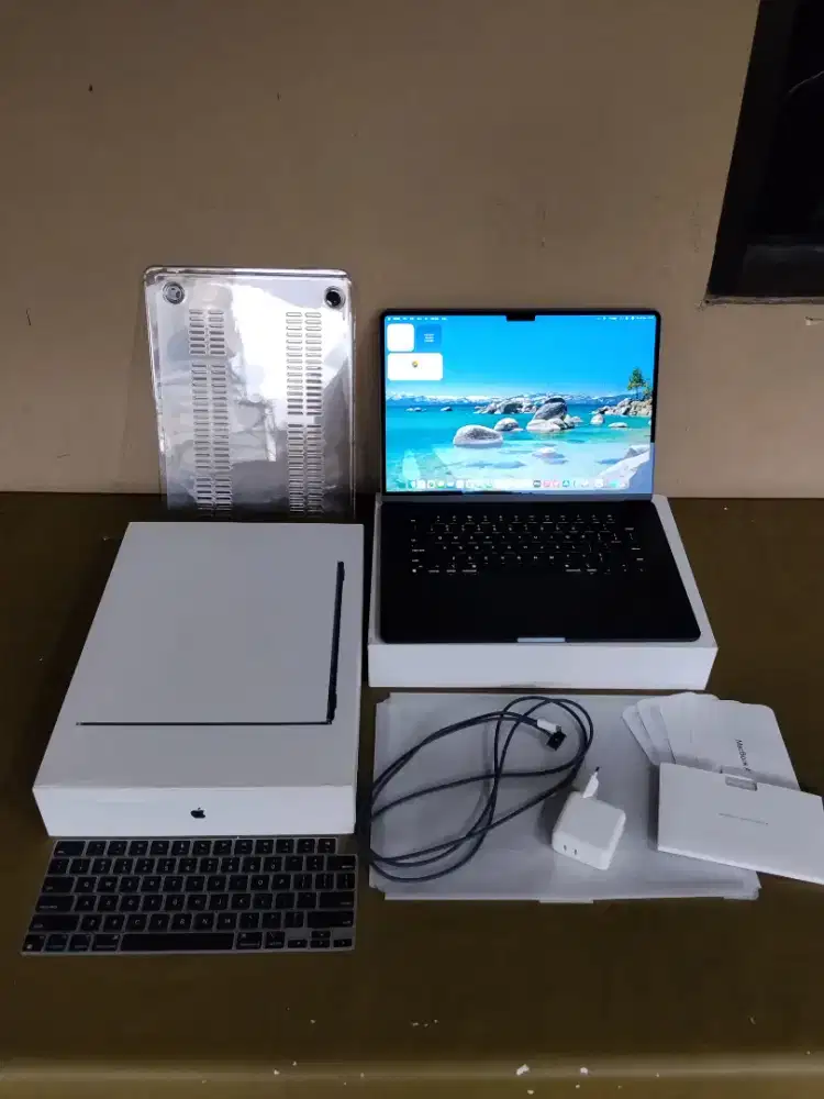 BH 99% MacBook Air M2 15 Inch 8/256 Fullset Midnight Mulus