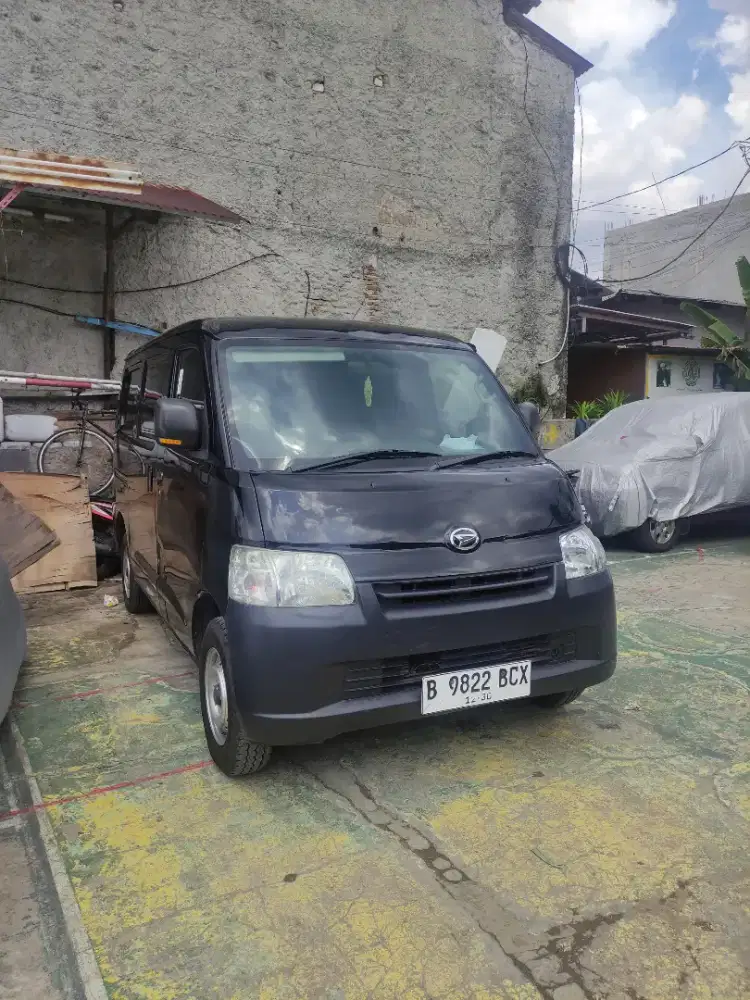 Di jual mobil grand max blind van warna hitam