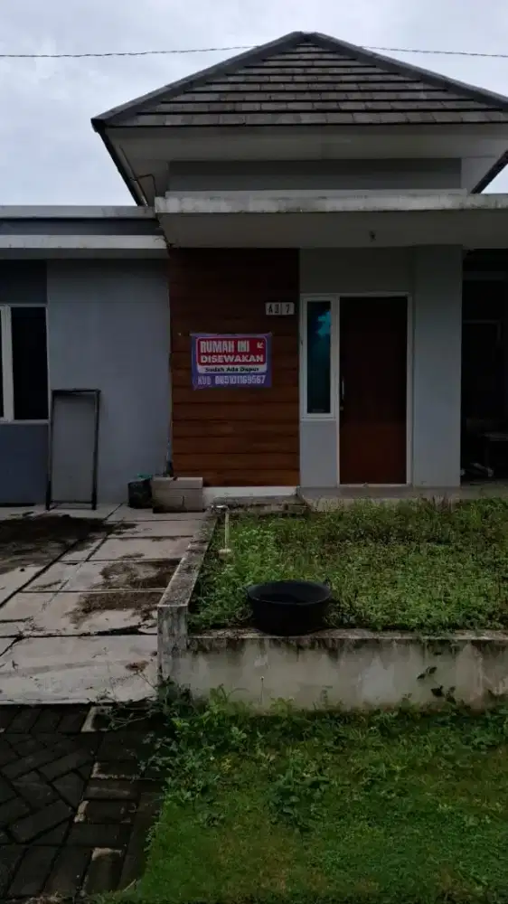 DISEWAKAN RUMAH BSB VILLAGE TAHUNAN