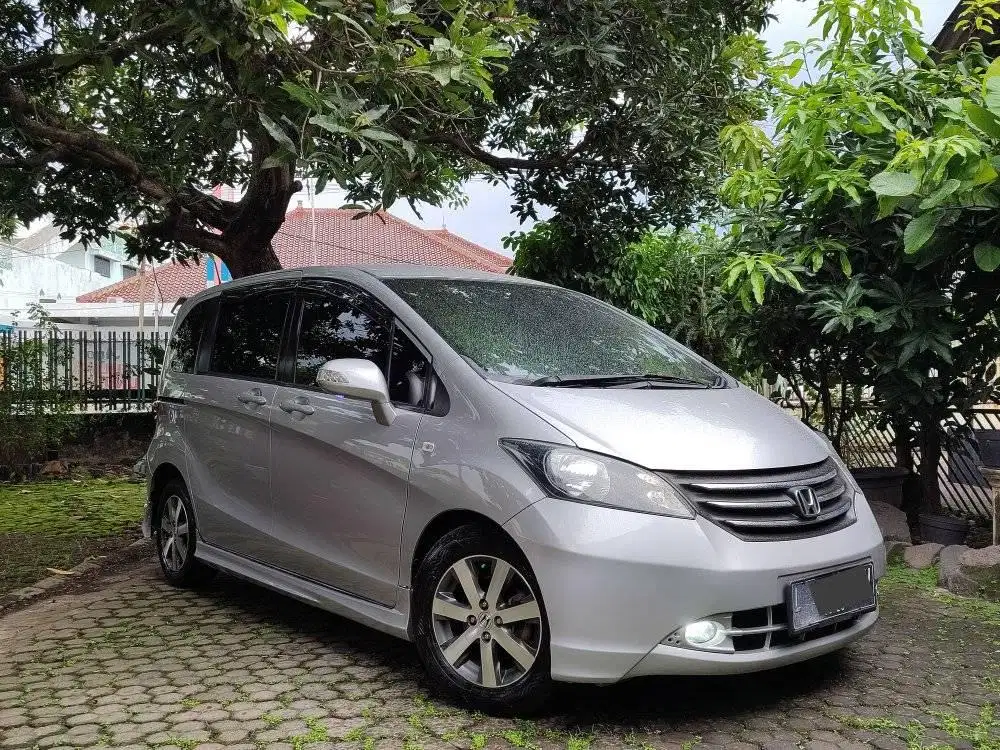 HONDA FREED E PSD 2010 plat L pajak hidup pcd avanza innova mobilio