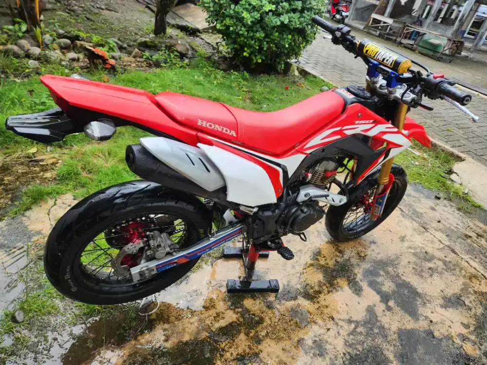 Jual crf 150 tahun 2018