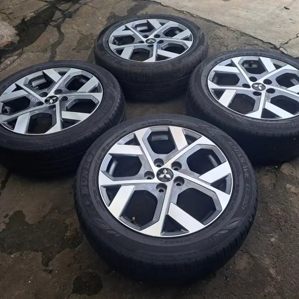 Yang mau upgrade velg xpander ring 17 original mitsubishi ready stock