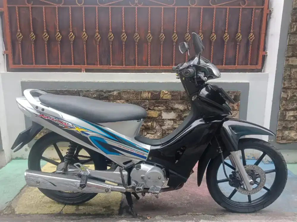 karisma 2005 motor bagus mesin sehat mulus