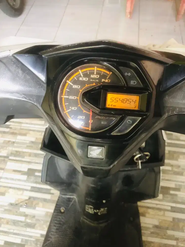 Honda beat fi 2019 putih